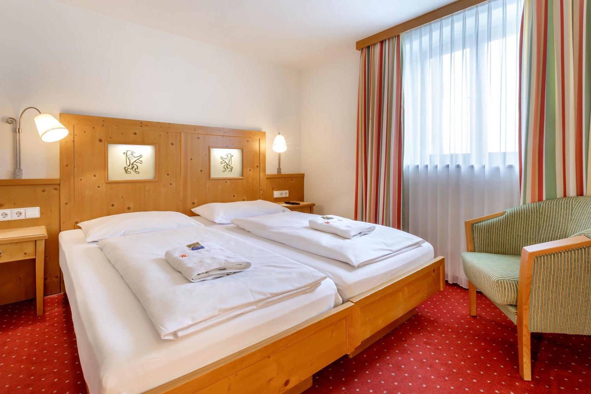 Hotel Zum Loewen Weißenhorn Εξωτερικό φωτογραφία