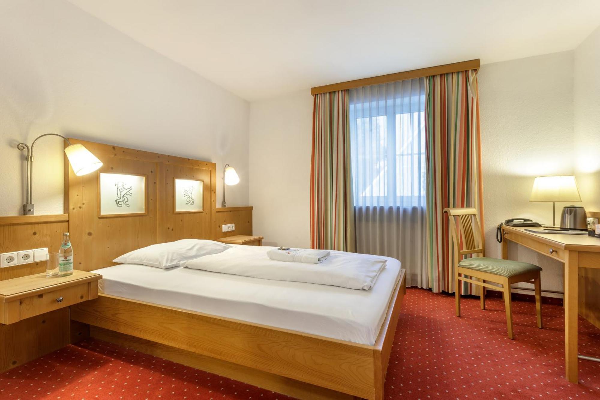 Hotel Zum Loewen Weißenhorn Εξωτερικό φωτογραφία