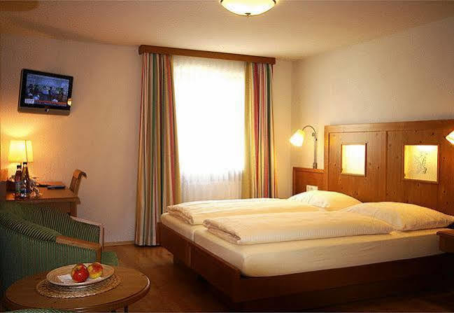 Hotel Zum Loewen Weißenhorn Εξωτερικό φωτογραφία